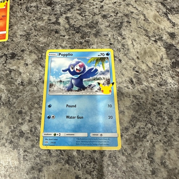 Pokémon Cards Lot Of 5 With Carrying Storage Case - Picture 10 of 11